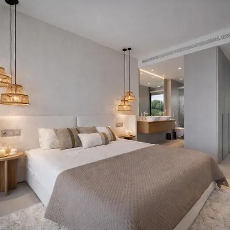 El Higueron Valley Garden Av 8 2-bed Private Pool Apartment