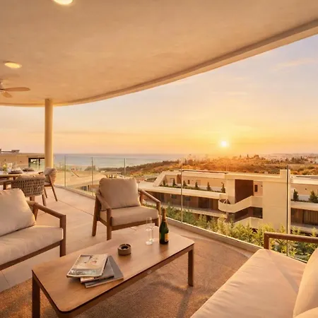 El Higueron Valley Garden Av 8 2-bed Private Pool