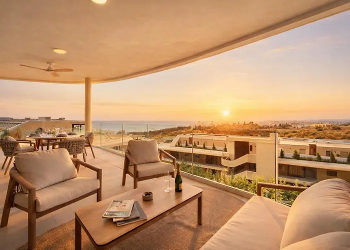 El Higueron Valley Garden Av 8 2-bed Private Pool